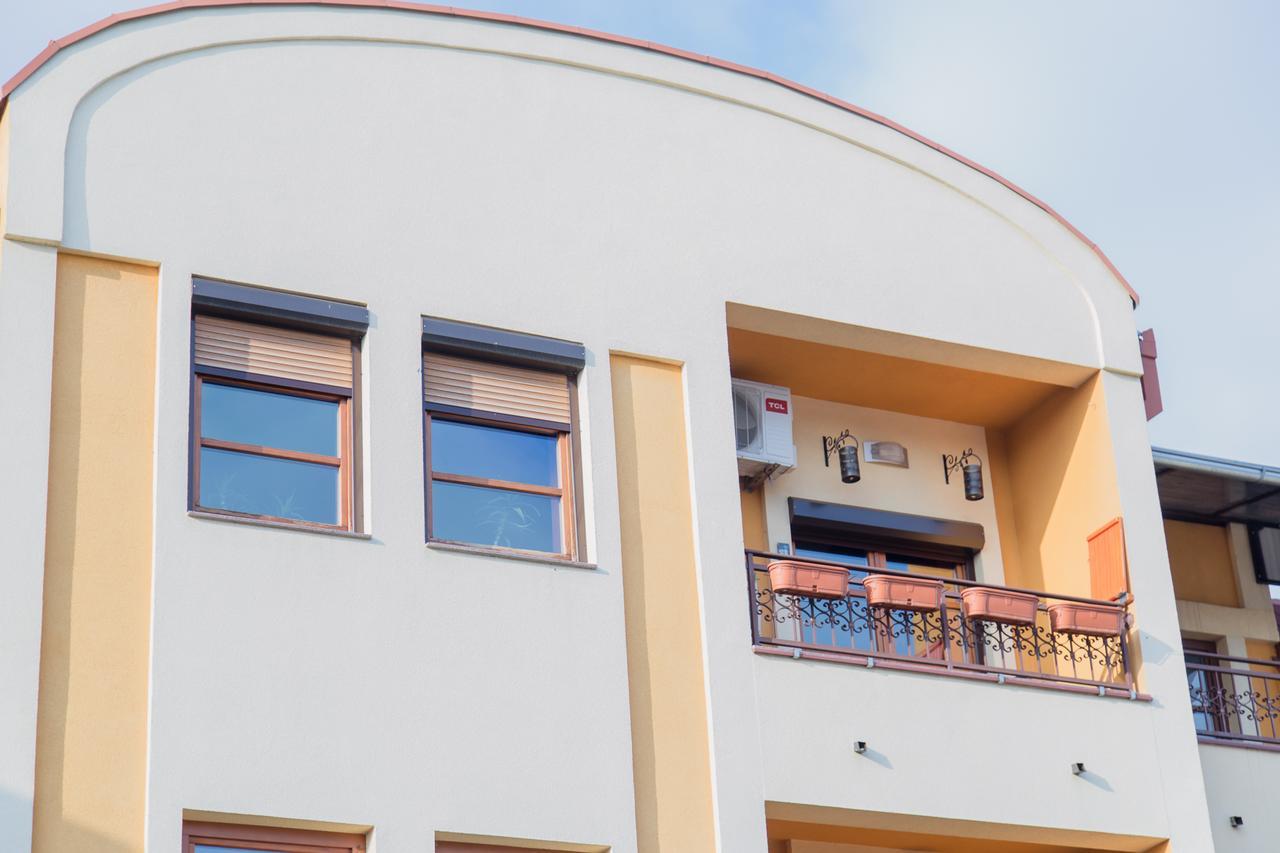 Apartman U Srcu Grada Sombor Extérieur photo